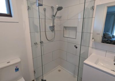 Small ensuite diamond shower screen with chrome hardware